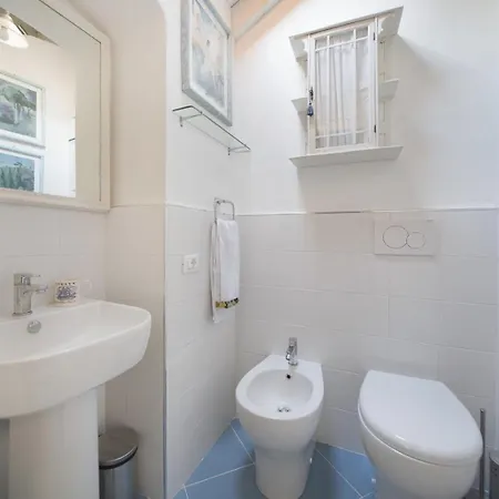 Hostdomus - Almare Alassio