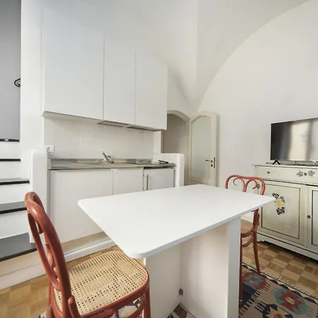 Hostdomus - Almare Alassio