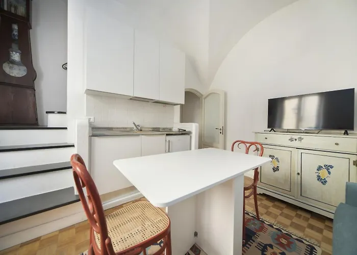 Hostdomus - Almare Alassio